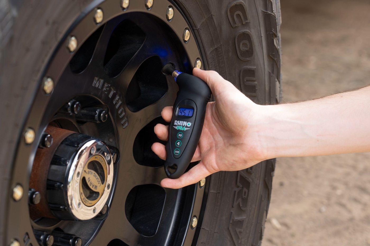 Best Tire Pressure Gauge: 2026 Buyer's Guide